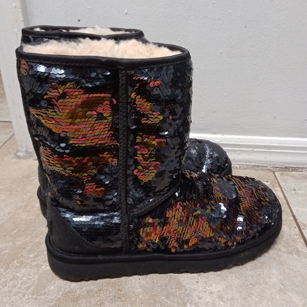 UGGShearling Sequin Embellishments Snow Boots sz 10